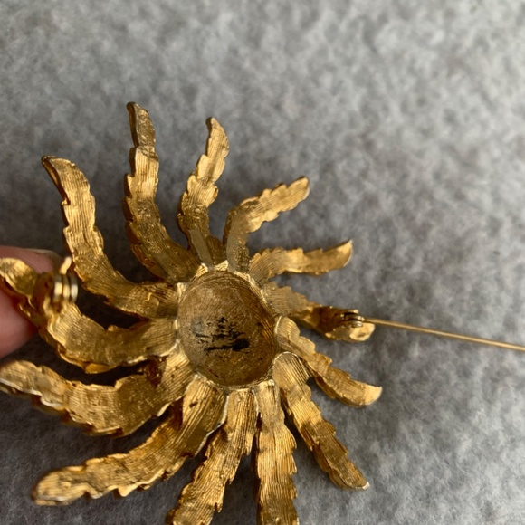 Vintage Brooch | Sun Blue Rhinestones - Picture 4 of 6